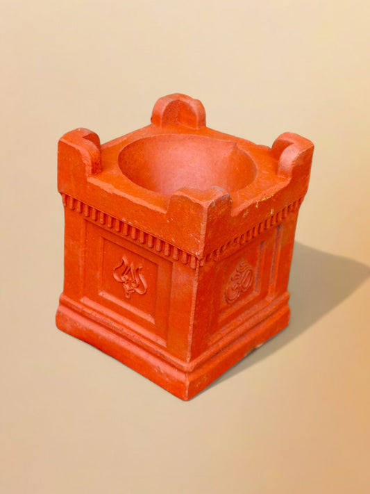 புனித துளசி மாட விளக்கு  Tulsi Maada Vilakku | Clay Square Lamp | Handmade Earthen Deepam |கைவினை மண்பாண்ட தீபம் - POT LOOKS™