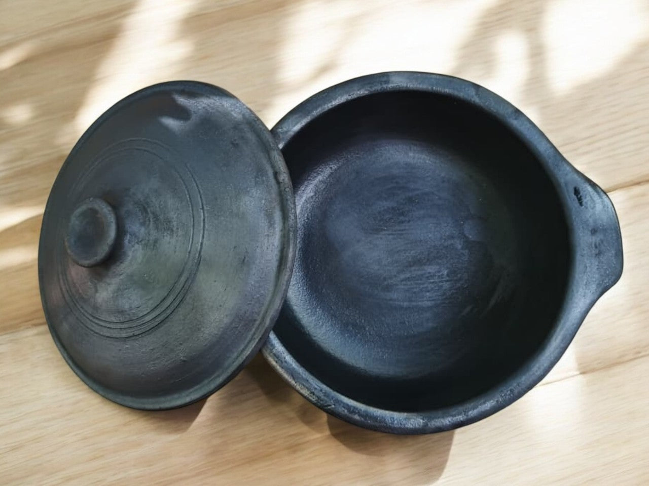 Premium Black Clay Curry Pot (Pre-Seasoned & Ready to Cook) Traditional Black Clay Cooking Pot | Karuppu Man Satti