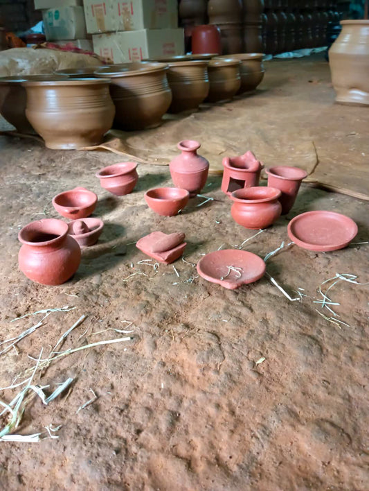 A Traditional World for Your Child's Imagination | 12-Piece Miniature Kitchen Set