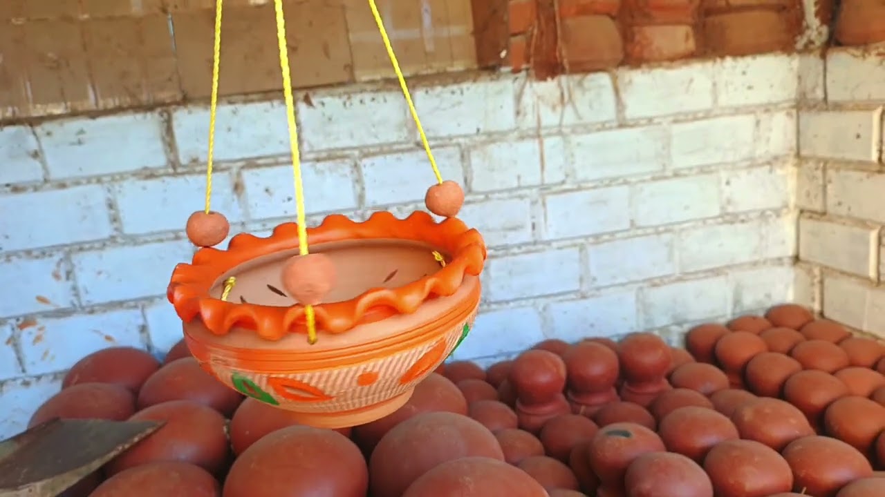 Terracotta Hanging Planter | பாரம்பரிய மண்பாண்டத் தொங்கும் தொட்டி